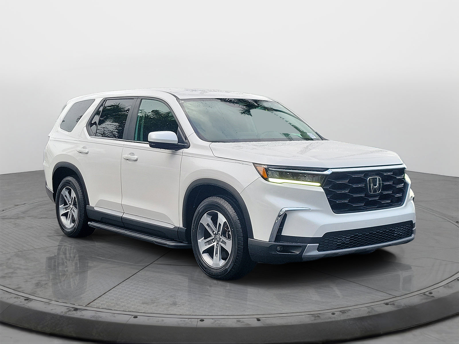 Certified 2025 Honda Pilot EX-L 360° Tour