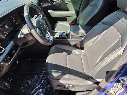 Used 2024 Kia Sportage EX FWD image 13