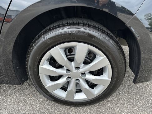 Used 2023 Toyota Corolla LE image 18