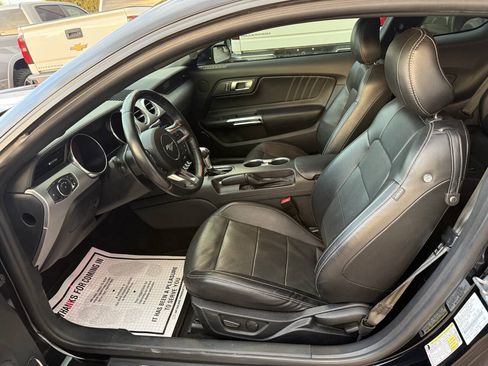 Used 2020 Ford Mustang Premium RWD image 7