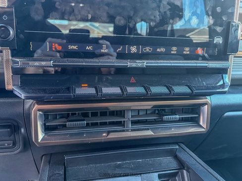 Used 2025 GMC Hummer EV 2X AWD/4WD image 23