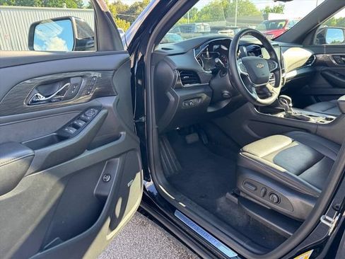 Used 2023 Chevrolet Traverse High Country w/ LPO, Floor Liner Package AWD/4WD image 15