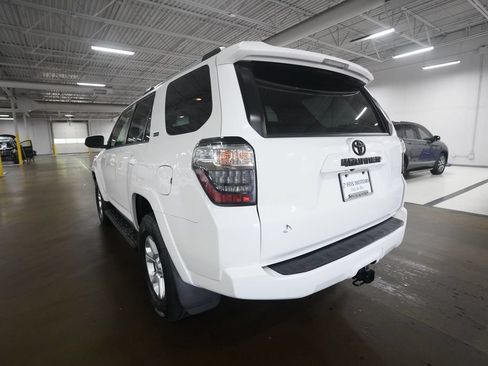Used 2020 Toyota 4Runner SR5 AWD/4WD image 34