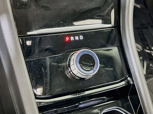 Used 2023 Jeep Grand Cherokee Laredo w/ Luxury Tech Group I image 16