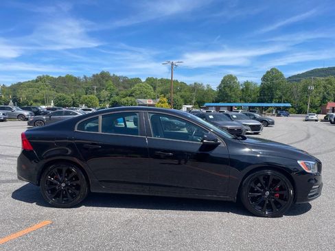 Used 2017 Volvo S60 T5 Dynamic w/ Vision Package FWD image 8