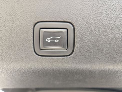 Used 2023 Cadillac Escalade Premium Luxury RWD image 32