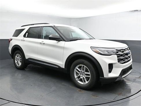 New 2025 Ford Explorer Active image 3