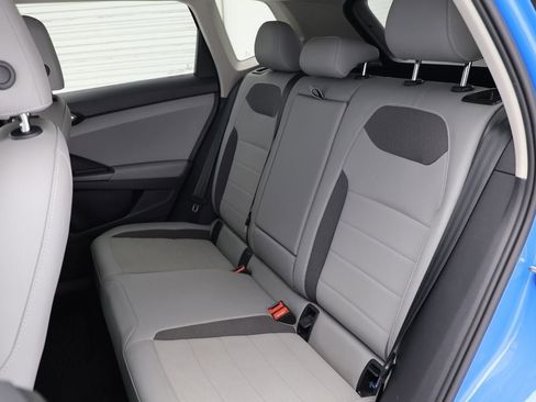 Used 2022 Volkswagen Taos SE image 13