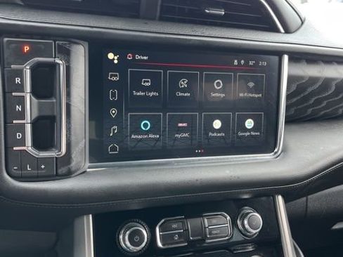 Used 2023 GMC Yukon Denali image 42