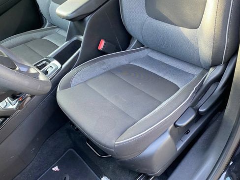 Used 2025 Chevrolet TrailBlazer LT FWD image 23
