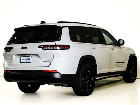 Used 2023 Jeep Grand Cherokee L Limited w/ Black Appearance Package AWD/4WD image 7
