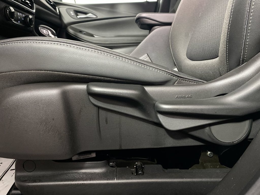 Used 2024 Buick Encore GX Preferred FWD image 12