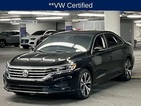 Used 2021 Volkswagen Passat 2.0T SE image 3
