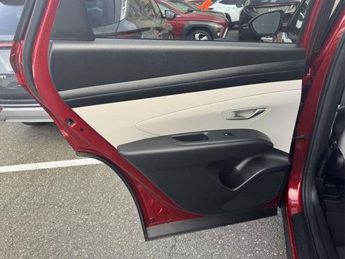 Certified 2025 Hyundai Tucson SEL image 10