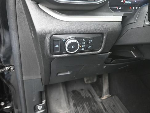 Used 2023 Ford Explorer XLT w/ Equipment Group 202A RWD image 13