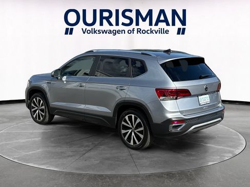 Used 2023 Volkswagen Taos SE AWD/4WD image 4