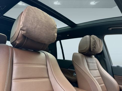 Used 2025 Mercedes-Benz GLS 450 4MATIC image 27