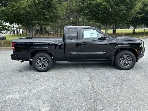 New 2025 Nissan Frontier SV w/ SV Convenience Package image 4