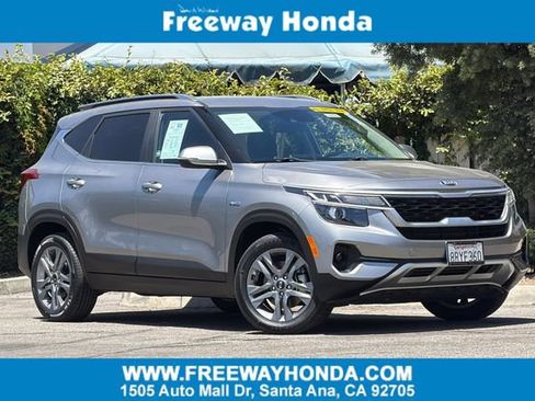 Used 2021 Kia Seltos S AWD/4WD image 1