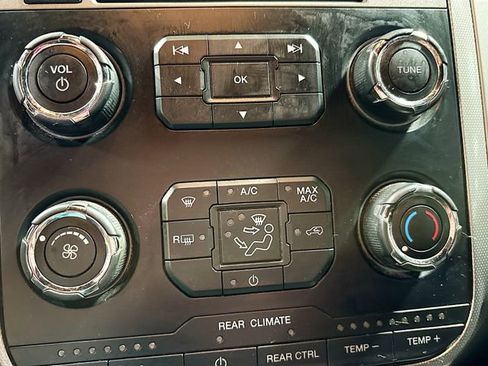 Used 2016 Ford Expedition XLT RWD image 16