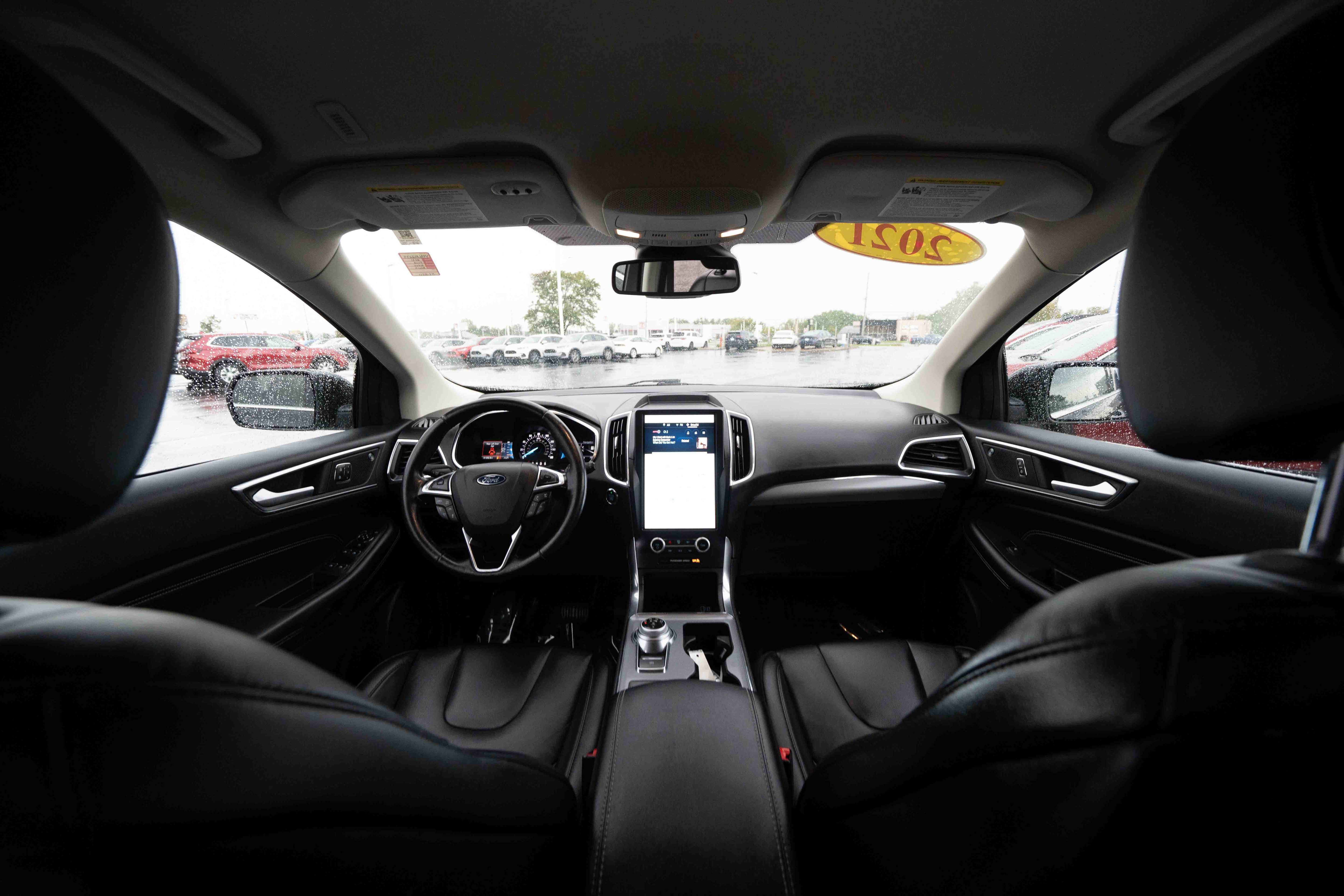 Used 2021 Ford Edge Titanium FWD image 19
