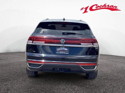 Used 2025 Volkswagen Atlas Cross Sport SE FWD image 8