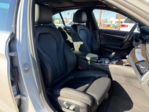 Used 2019 BMW 530e w/ Premium Package RWD image 24