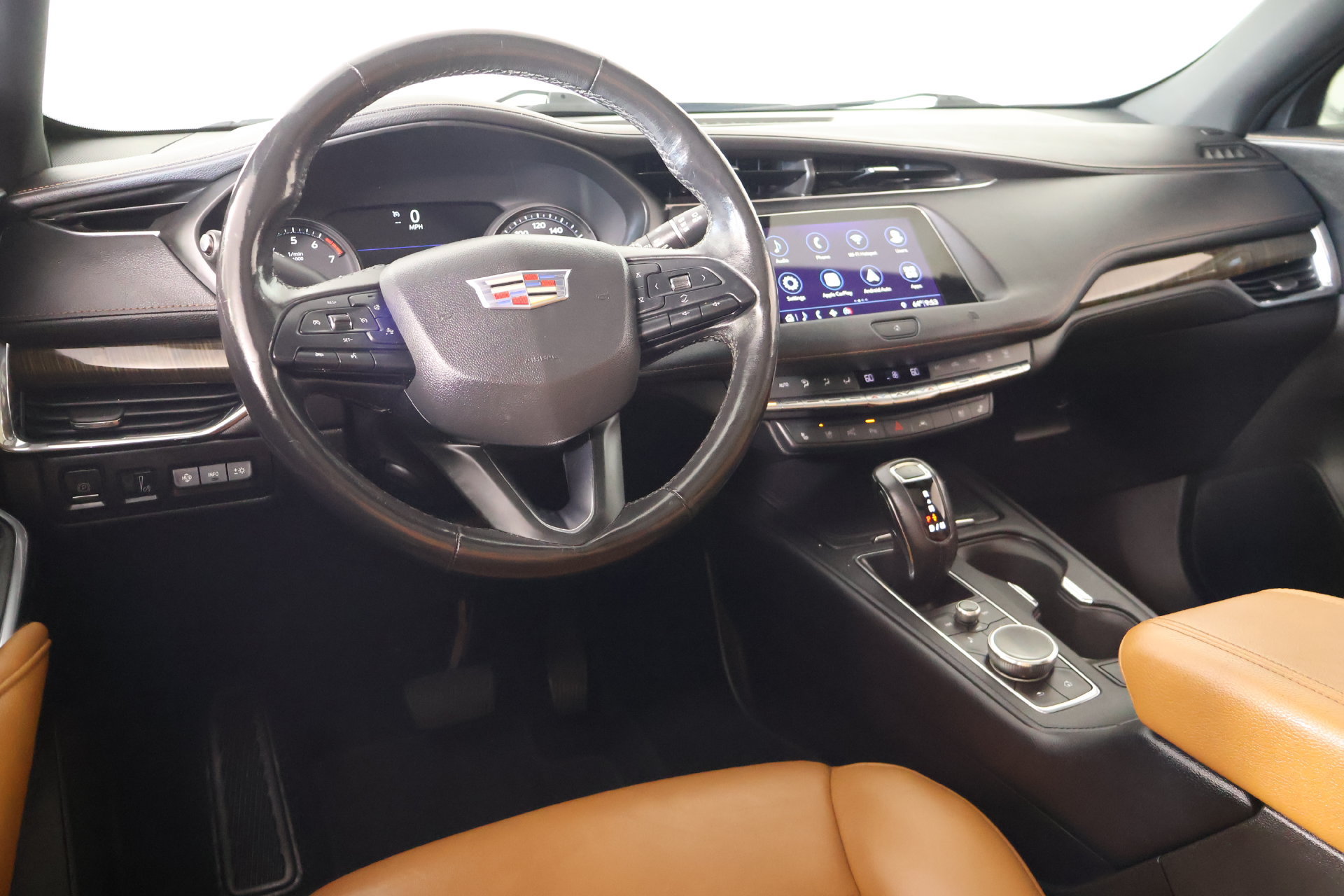 Used 2019 Cadillac XT4 Premium Luxury FWD image 2