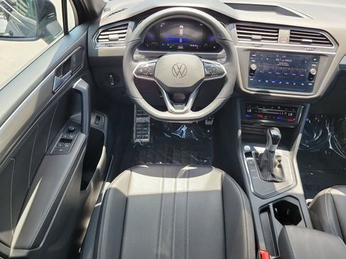 Used 2024 Volkswagen Tiguan SE R-Line FWD image 15