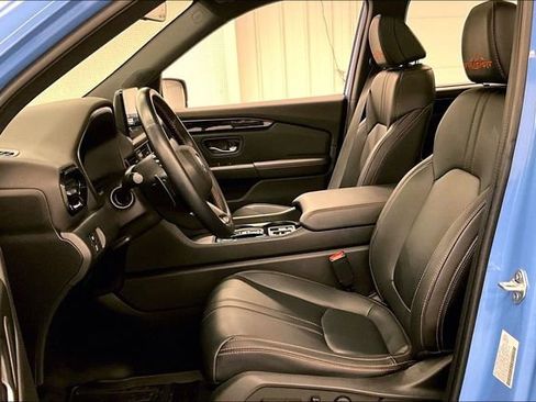 Used 2023 Honda Pilot TrailSport image 19