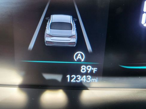 Used 2025 Hyundai Elantra SE image 30