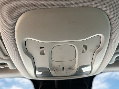 Used 2016 Jeep Renegade Latitude w/ Safety & Security Group FWD image 41