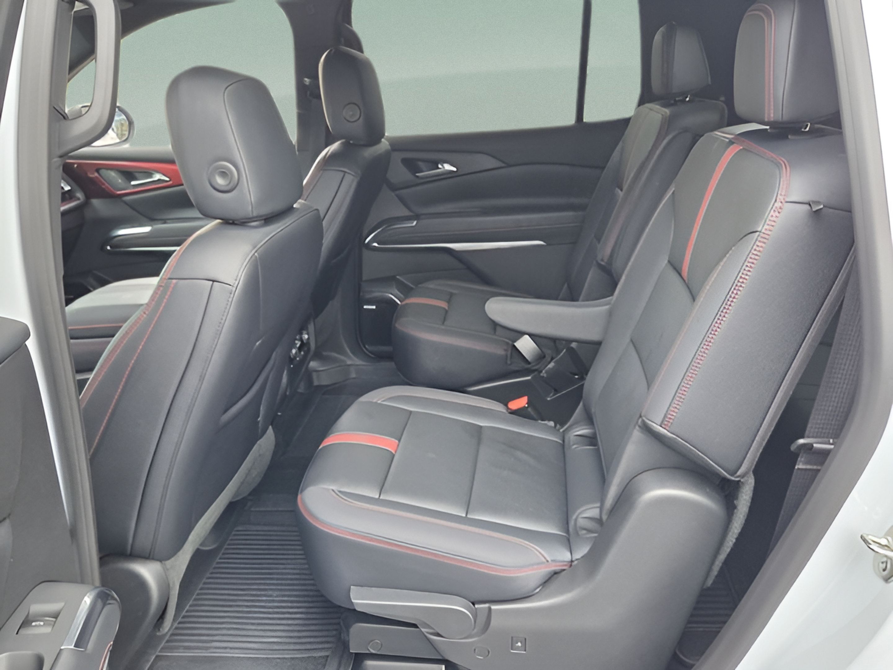 Certified 2026 Chevrolet Traverse RS FWD image 10
