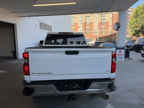 Used 2024 Chevrolet Silverado 2500 LT image 3