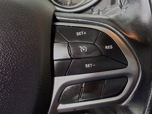 Used 2019 Jeep Cherokee Latitude Plus image 15