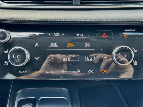 Certified 2023 INFINITI QX60 Luxe w/ Performance Audio Package AWD/4WD image 17