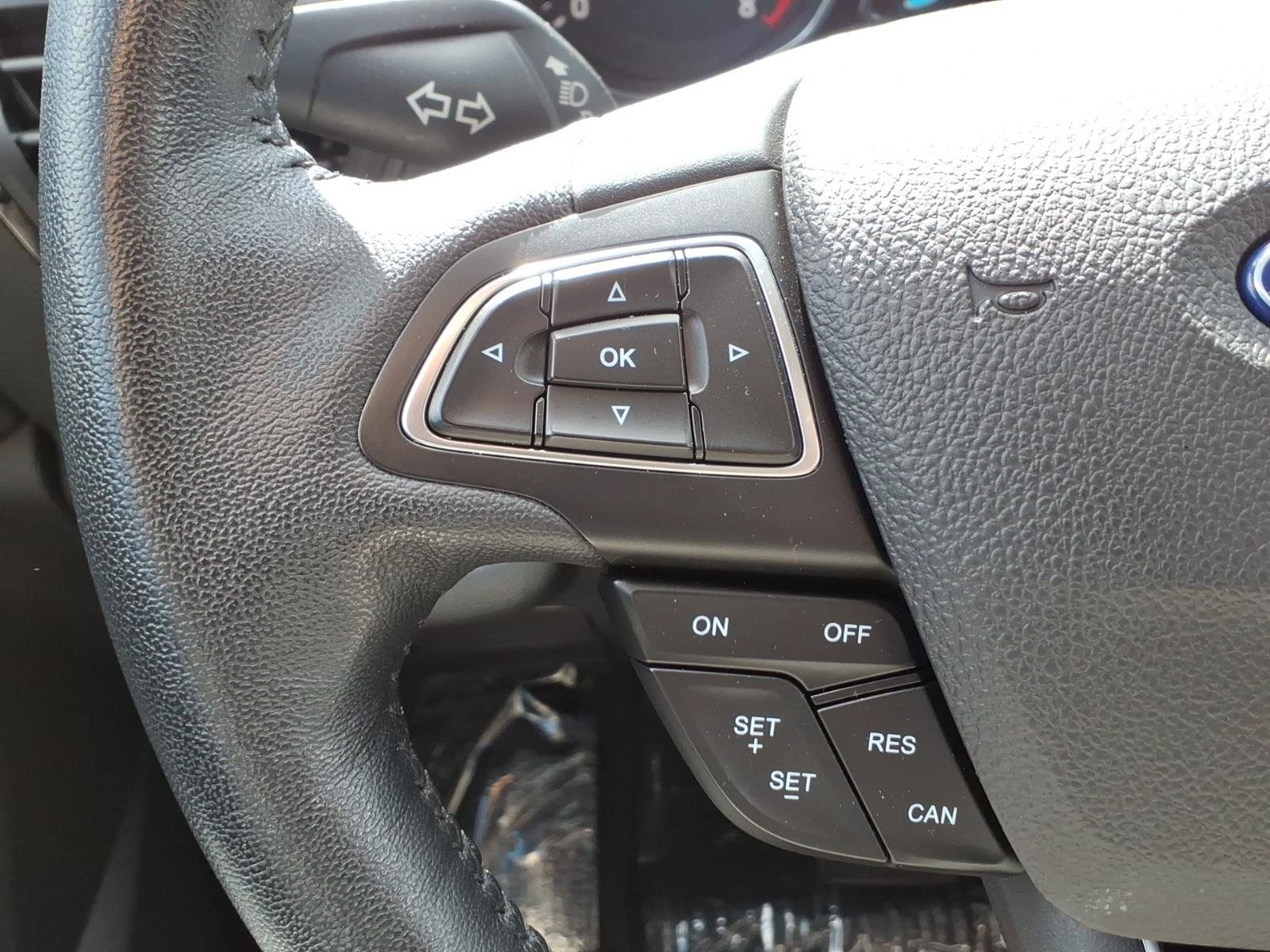 Used 2018 Ford Escape SEL AWD/4WD image 15