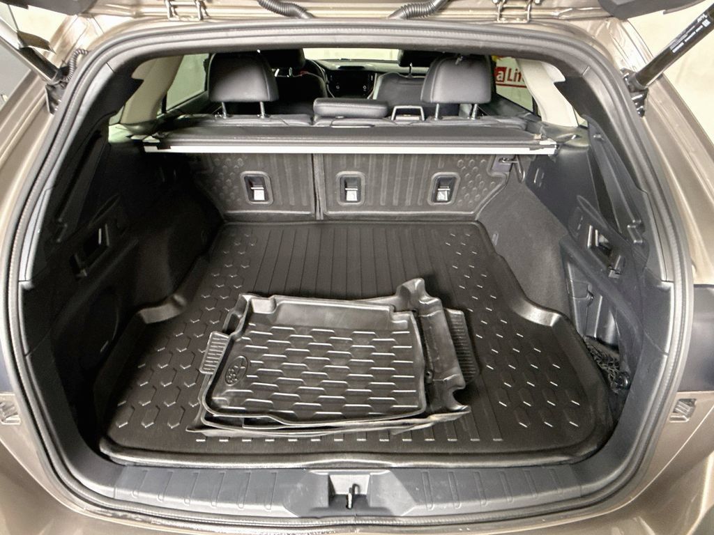 Used 2022 Subaru Outback Limited AWD/4WD image 32