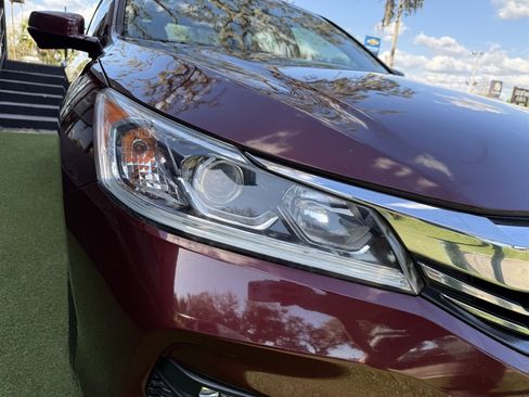 Used 2017 Honda Accord EX-L image 9