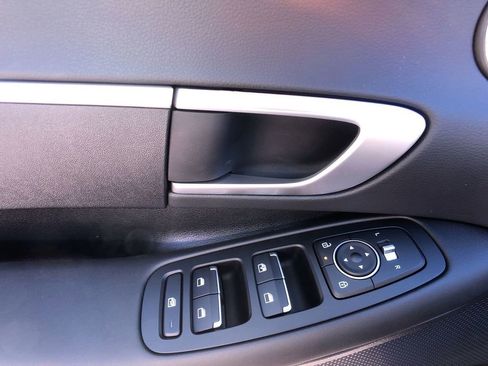 Used 2025 Hyundai Sonata SE FWD image 15