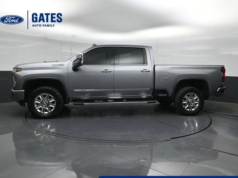 Used 2024 Chevrolet Silverado 2500 High Country w/ High Country Premium Package AWD/4WD image 7