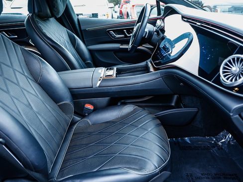 Used 2023 Mercedes-Benz EQS 580 580 image 17