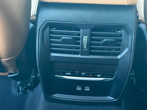 Used 2025 BMW 330i 330i w/ Premium Package image 16