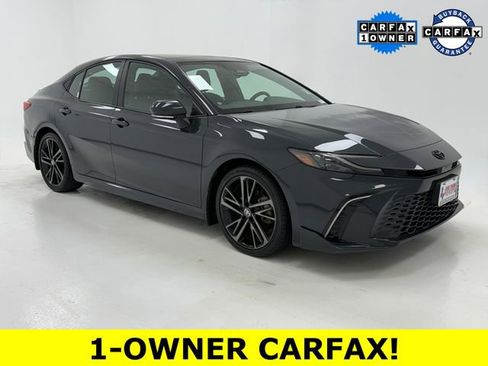Used 2025 Toyota Camry XSE FWD image 1