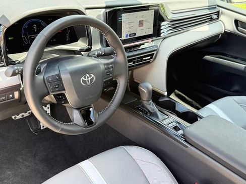 Used 2026 Toyota Camry SE FWD image 7