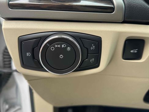 Used 2014 Ford Fusion SE w/ Equipment Group 202A image 10