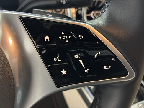 Used 2025 Mercedes-Benz GLB 250 GLB 250 image 13