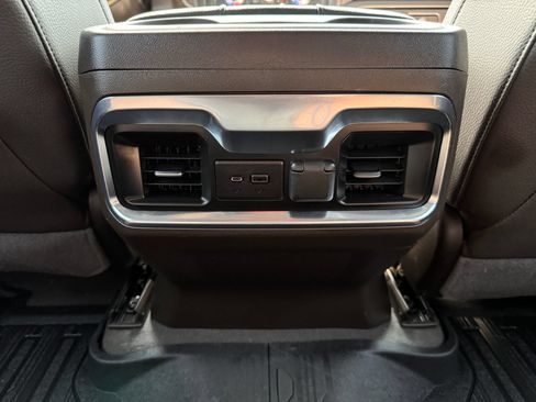 Used 2022 GMC Sierra 3500 Denali AWD/4WD image 33