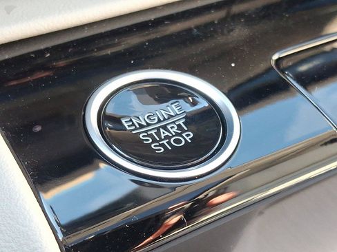 New 2025 Lincoln Navigator Reserve AWD/4WD image 19