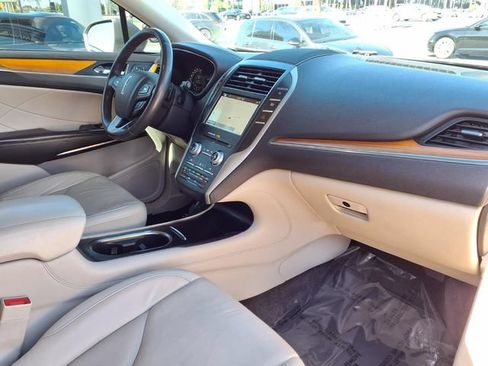 Used 2017 Lincoln MKC Select w/ Select Plus Package FWD image 26